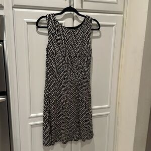 Ann Taylor lift sz small lined poly mix material